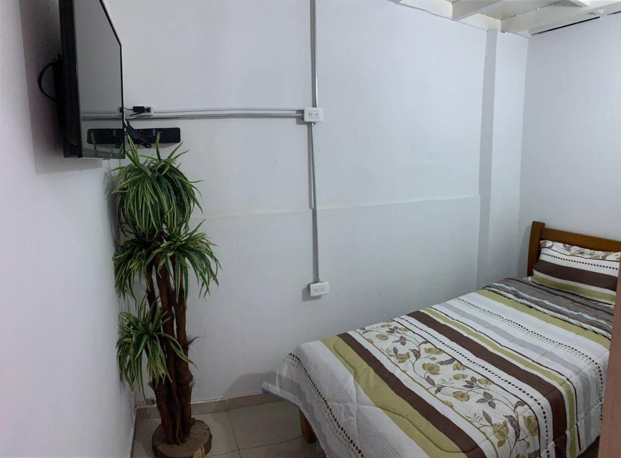 The Mural Hostel Богота Экстерьер фото